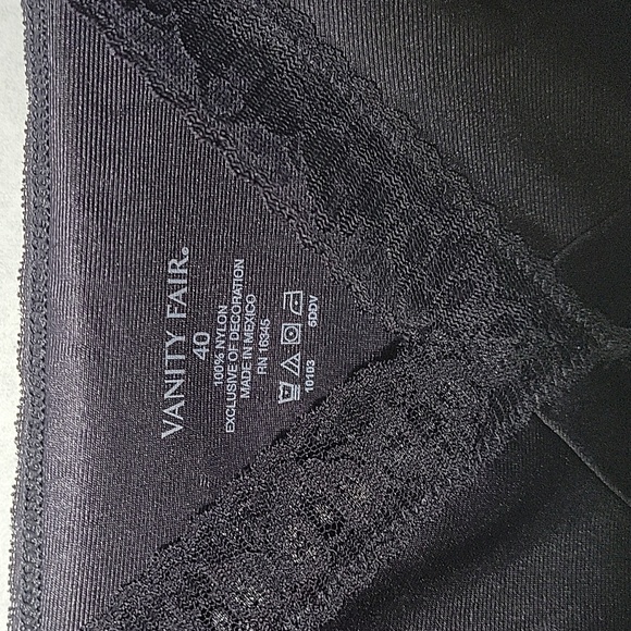 Intimate - Picture 3 of 3